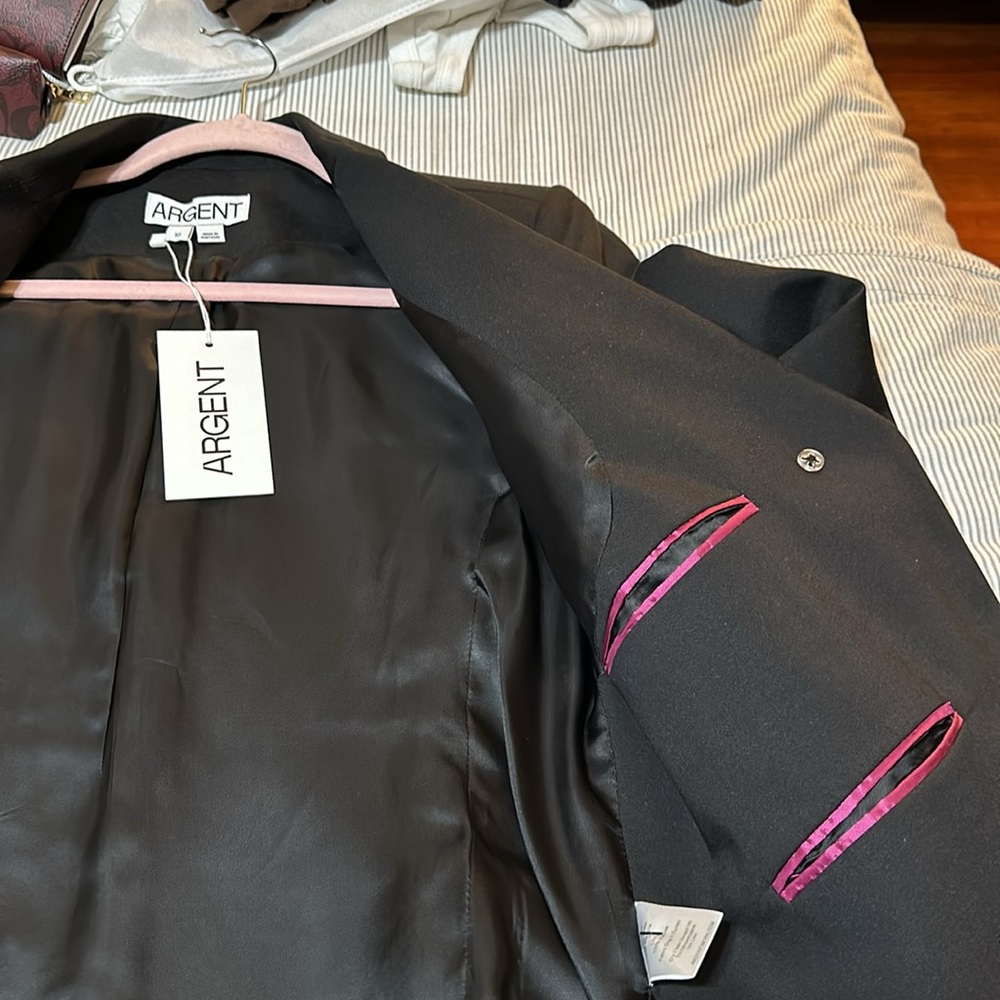 Argent Women's Black Double-Breasted Blazer - Picture 3 of 8